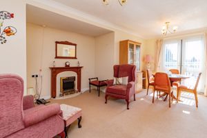 LIVING ROOM- click for photo gallery